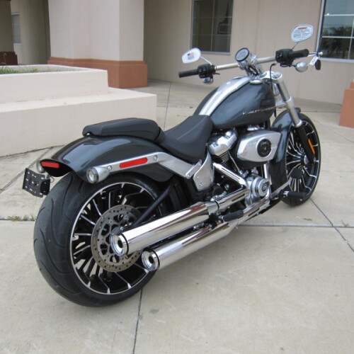 2026 Harley-Davidson® Breakout® Iron Horse Metallic Chrome Trim thumb 0
