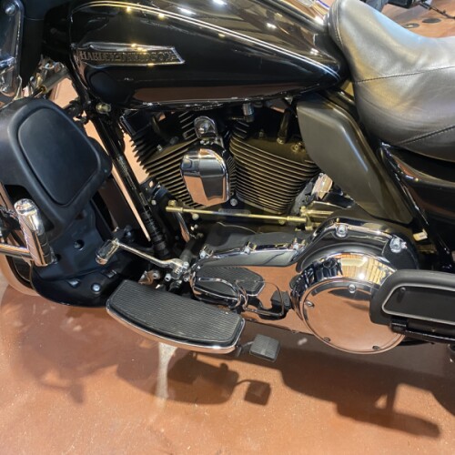 2015 Harley-Davidson® Tri Glide® Ultra FLHTCUTG thumb 0
