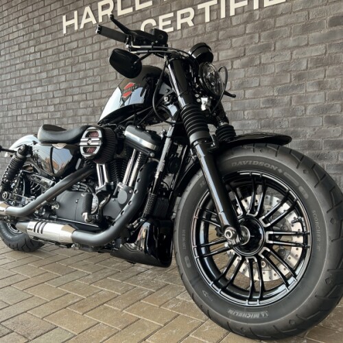 2021 Harley-Davidson<sup>®</sup> Forty-Eight<sup>®</sup> Vivid Black w/Laced Wheels thumb 3