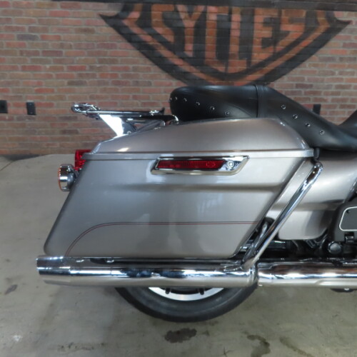 2017 Harley-Davidson® Road King® FLHR thumb 2