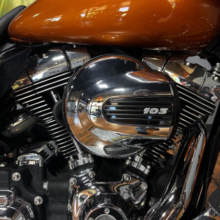 2015 Harley-Davidson® Road Glide® Special AMBER WHISKEY W/ PINSTRIPE thumb 3