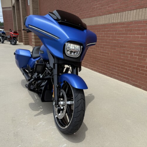 2026 Harley-Davidson® Street Glide® Aurora Blue Denim Black Trim thumb 2