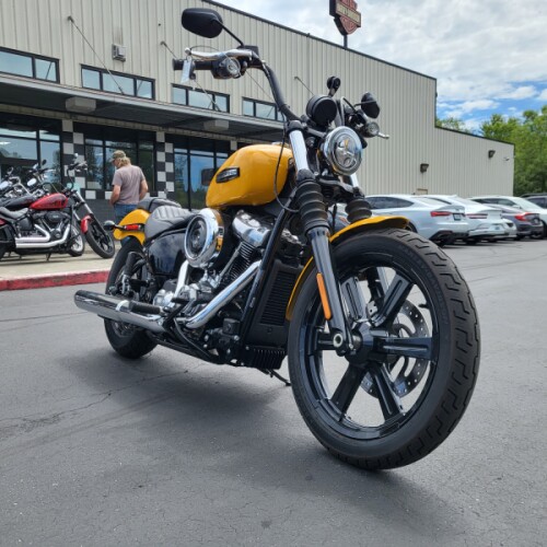 2025 Harley-Davidson® Street Bob® Centerline w/Cast Wheels thumb 3