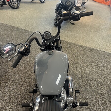 2026 Harley-Davidson® FXBB Street Bob™ Solo thumb 3