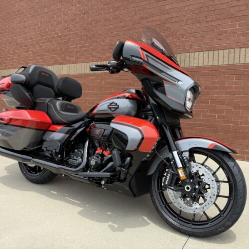 2026 Harley-Davidson® CVO Street Glide Limited Citrus Heat CVO Tri-Tone thumb 3