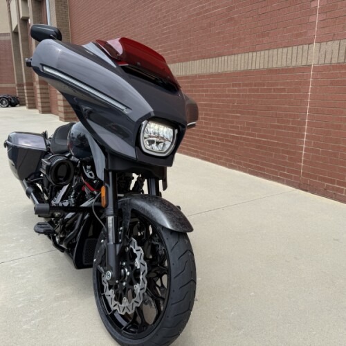 2026 Harley-Davidson® CVO Street Glide ST Inferno Gray thumb 2