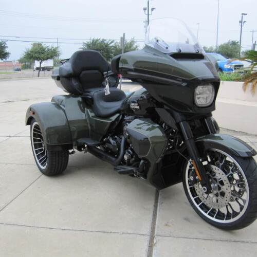 2026 Harley-Davidson® Street Glide 3 Limited OLIV STL MTL/BLK W/ PINSTRI thumb 3