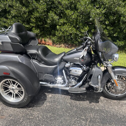 2022 Harley-Davidson® Tri Glide® Ultra | Used Three-Wheel Touring Motorcycle thumb 2