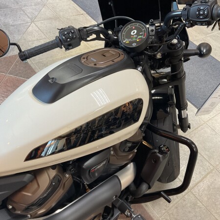 2023 Harley-Davidson® Sportster® S White Sand Pearl thumb 2