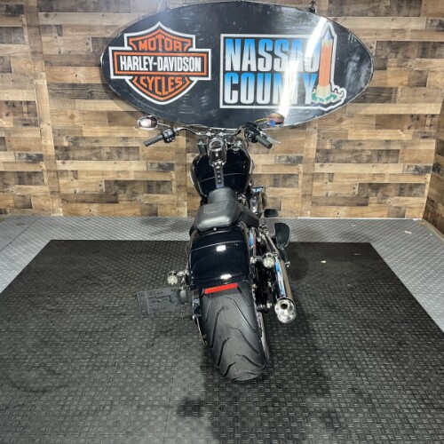 2026 Harley-Davidson® Fat Boy® Vivid Black Chrome Trim thumb 1