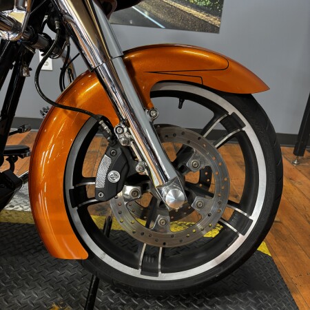2015 Harley-Davidson® Road Glide® Special AMBER WHISKEY W/ PINSTRIPE thumb 2