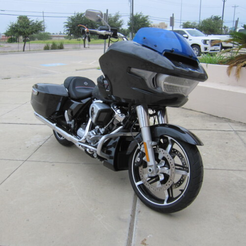2026 Harley-Davidson® Road Glide® MIDNIGHT EMBER thumb 3