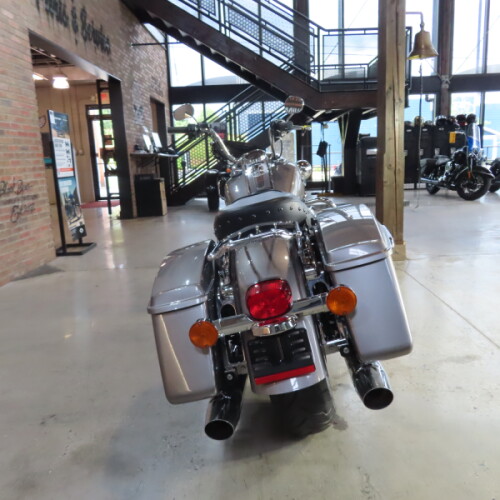 2017 Harley-Davidson® Road King® FLHR thumb 0