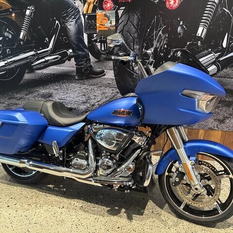 Harley-Davidson® Road Glide® 2025 FLTRX thumb 3