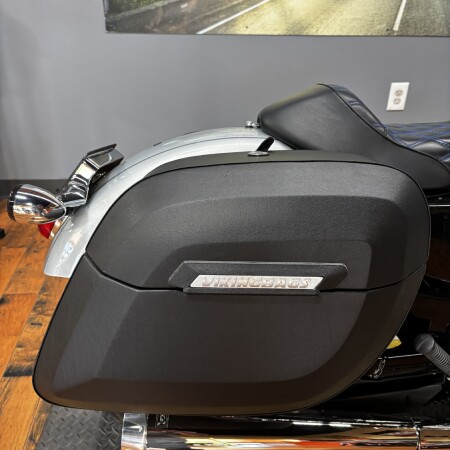 2012 Harley-Davidson® 1200 Custom BRIL SILVER W/ PINSTRIPE thumb 0
