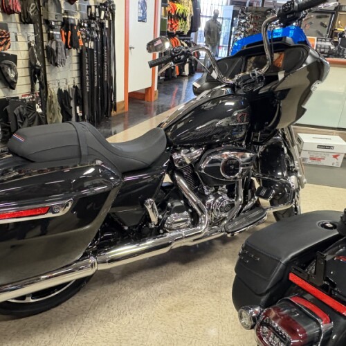 2026 Harley-Davidson® Heritage Classic Midnight Ember w/Laced Wheels thumb 3