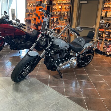 2024 Harley-Davidson® Breakout® 117 Billiard Gray thumb 2