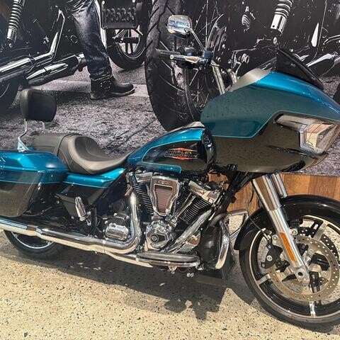 Harley-Davidson® Road Glide® 2025 FLTRX thumb 3