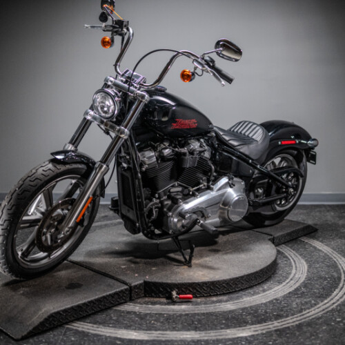 2023 Softail® Standard (FXST) thumb 2