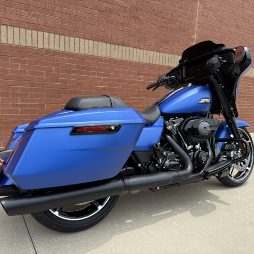 2026 Harley-Davidson® Street Glide® Aurora Blue Denim Black Trim thumb 1