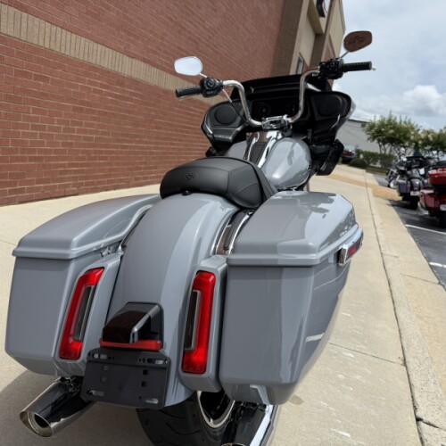 2026 Harley-Davidson® Road Glide® Dark Billiard Gray Chrome Trim thumb 0