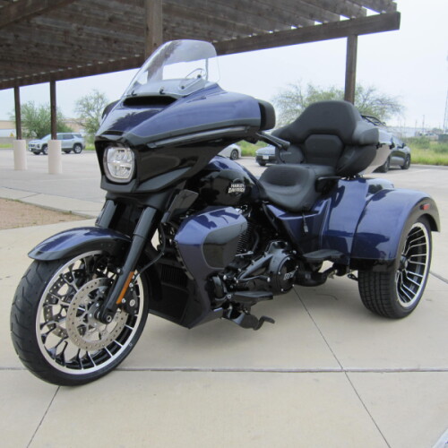 2026 Harley-Davidson® Street Glide 3 Limited Purple Abyss / Vivid Black Chrome Trim thumb 3