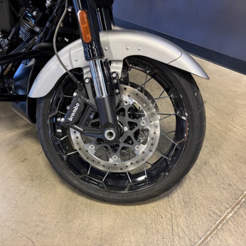 FLHXSE 2023 CVO™ Street Glide® thumb 2