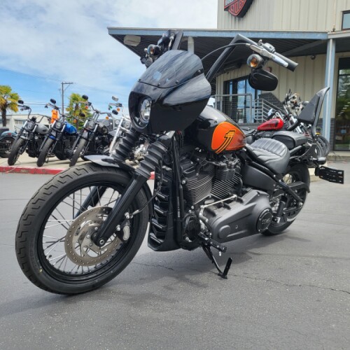 2021 Harley-Davidson® Street Bob® 114 Baja Orange thumb 3