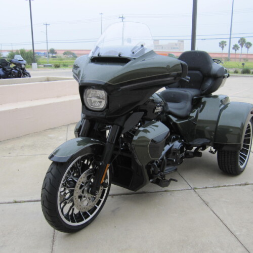 2026 Harley-Davidson® Street Glide 3 Limited OLIV STL MTL/BLK W/ PINSTRI thumb 2