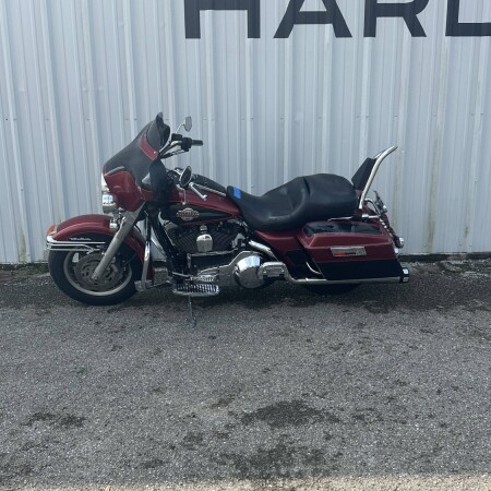 2006 Harley-Davidson® Electra Glide® Ultra Classic® Fire Red Pearl/Vivid Black thumb 2
