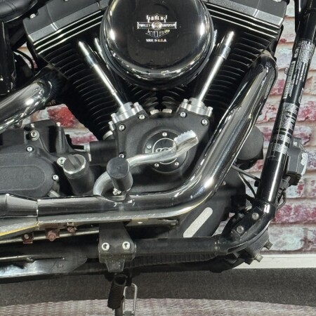 FXDB 2016 Street Bob® thumb 2