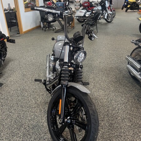 2026 Harley-Davidson® FXBB Street Bob™ Solo thumb 1