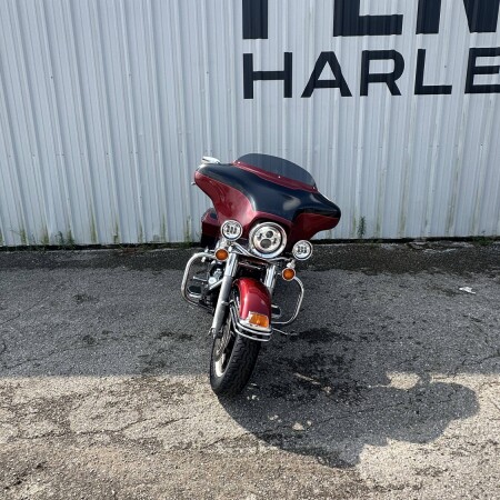 2006 Harley-Davidson® Electra Glide® Ultra Classic® Fire Red Pearl/Vivid Black thumb 3