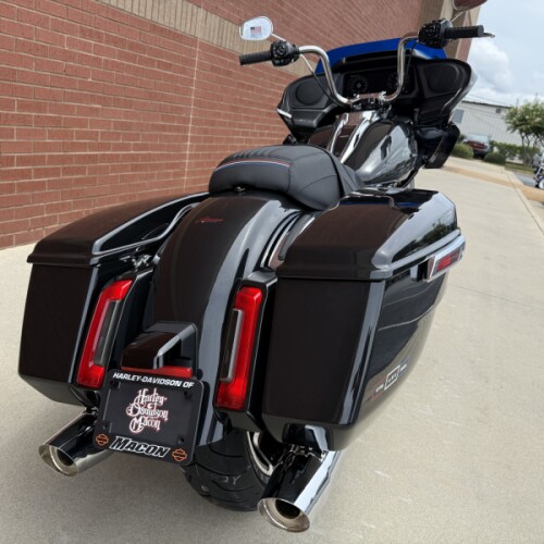 2026 Harley-Davidson® Road Glide® Midnight Ember Chrome Trim thumb 0