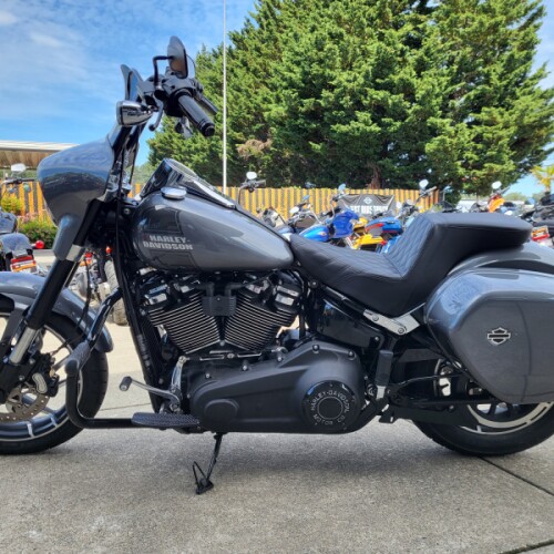 2021 Harley-Davidson® Sport Glide® Gauntlet Gray Metallic thumb 3