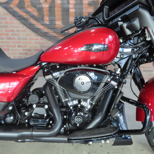 2025 Harley-Davidson® Street Glide® FLHX thumb 2