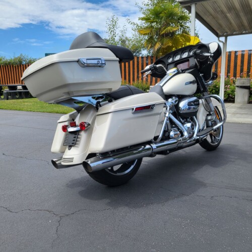 2022 Harley-Davidson® Street Glide® White Sand Pearl thumb 1