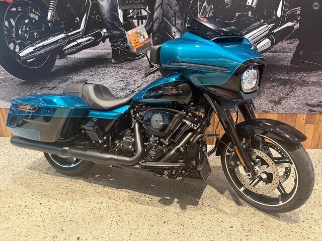 MY26 Harley-Davidson® Street Glide 117 w/ABS (FLHX) Teal Thunder / Vivid Black