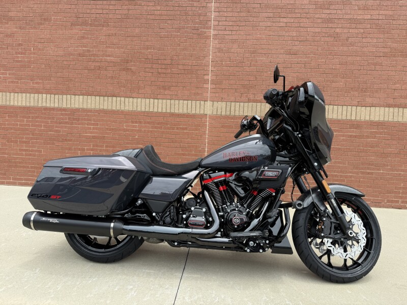 2026 Harley-Davidson® CVO Street Glide ST Inferno Gray