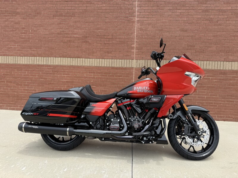 2026 Harley-Davidson® CVO Road Glide ST Citrus Heat Re-Entry