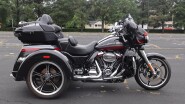 2020 Harley-Davidson® CVO™ Tri Glide® Black Stardust w/ Magnetic Gray & Wicked Red