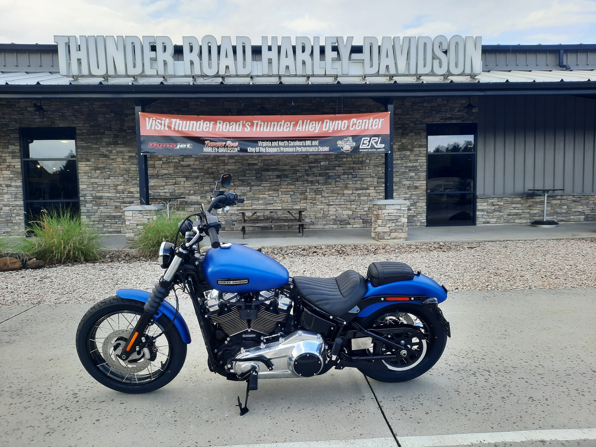 2026 Harley-Davidson® Street Bob® Aurora Blue Denim Chrome Laced Wheels
