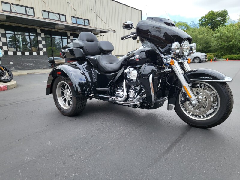 2024 Harley-Davidson® Tri Glide® Ultra FLHTCUTG