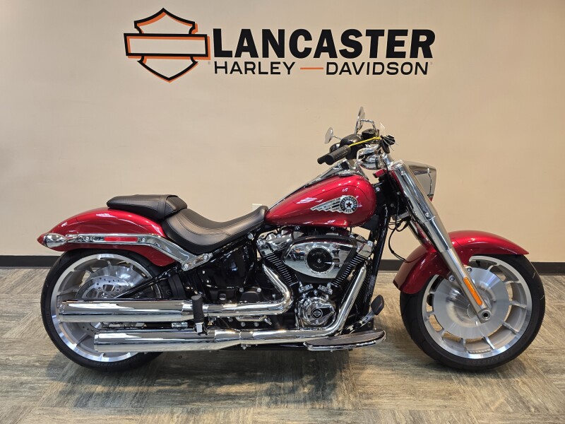 2026 Harley-Davidson® Fat Boy® Brilliant Red Chrome Trim FLFB