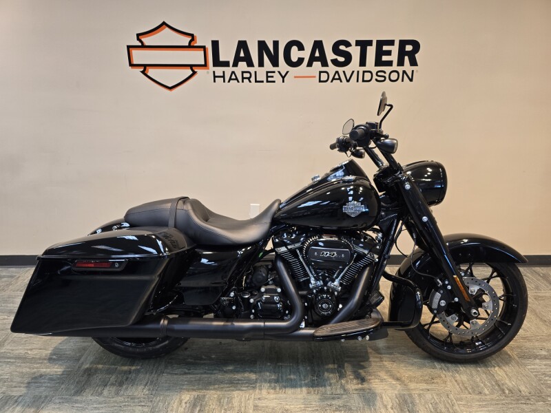 2024 Harley-Davidson® Road King® Special Vivid Black FLHRXS