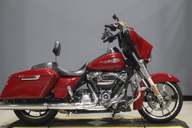 2021 Harley-Davidson<sup>®</sup> Street Glide<sup>®</sup> FLHX