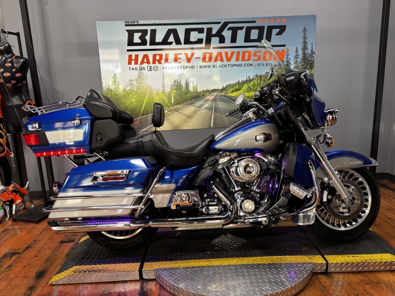 2009 Harley-Davidson® Electra Glide® Ultra Classic® FLM BLUE/PEWTER