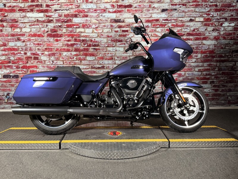 Harley-Davidson® Road Glide® 2026 FLTRX PURPLE ABYSS