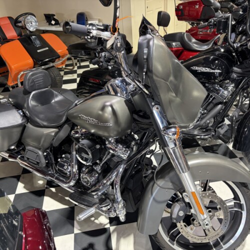 FLHX 2018 Street Glide® thumb 3