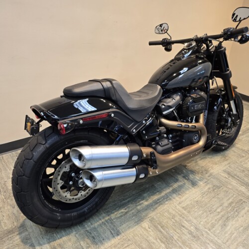 2022 Harley-Davidson® Fat Bob® 114 Vivid Black FXFBS thumb 3